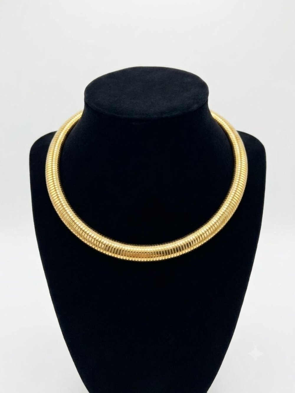 Vintage MONET 1980s Gold-Tone Omega Chain Choker Necklace